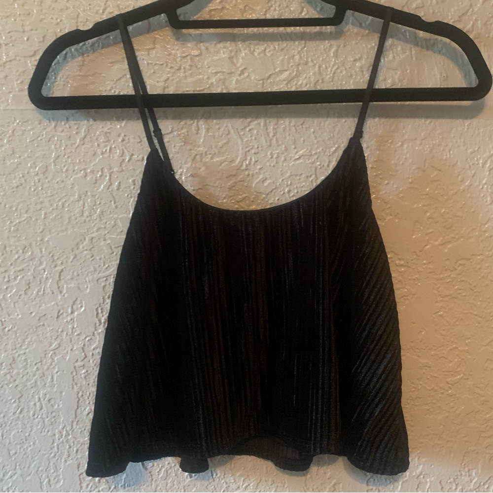 Lil velvet UO top